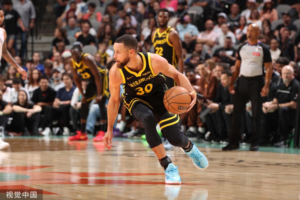 他仍然保持 他仍然保持