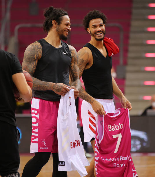 还帮助球队 还帮助球队